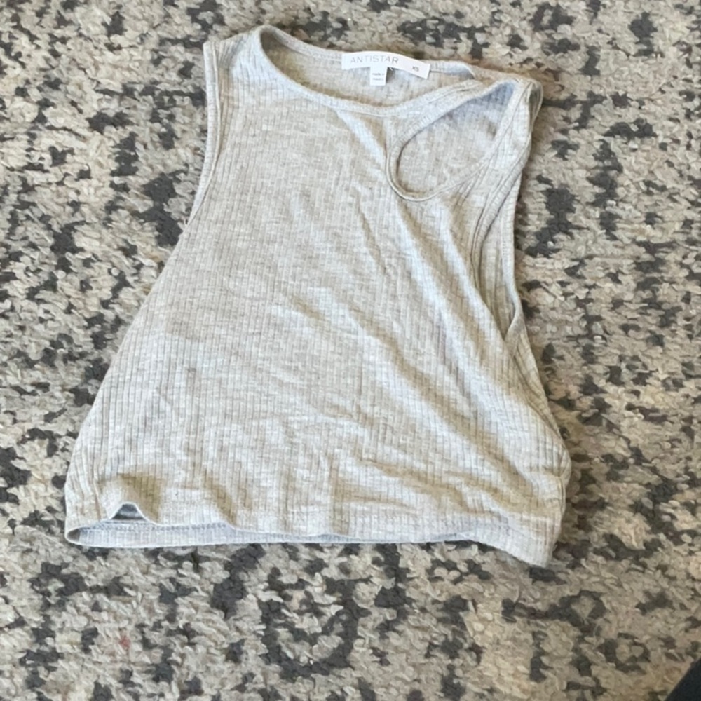 Gray tank top with top cut out ribbed
